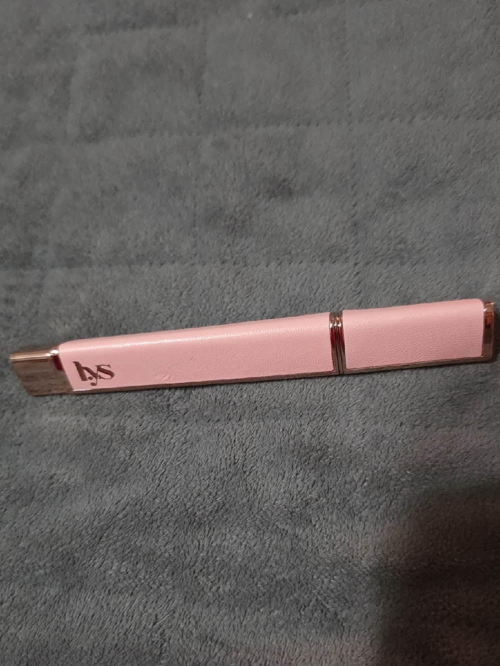 Lys Truthful Pink Lipstick/Gloss Tube - Sleek Pink Finish